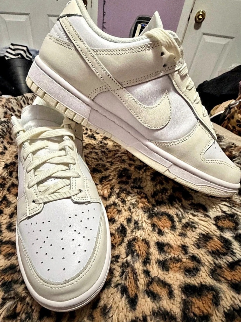 Nike Dunk Low Light Bone White Sneakers